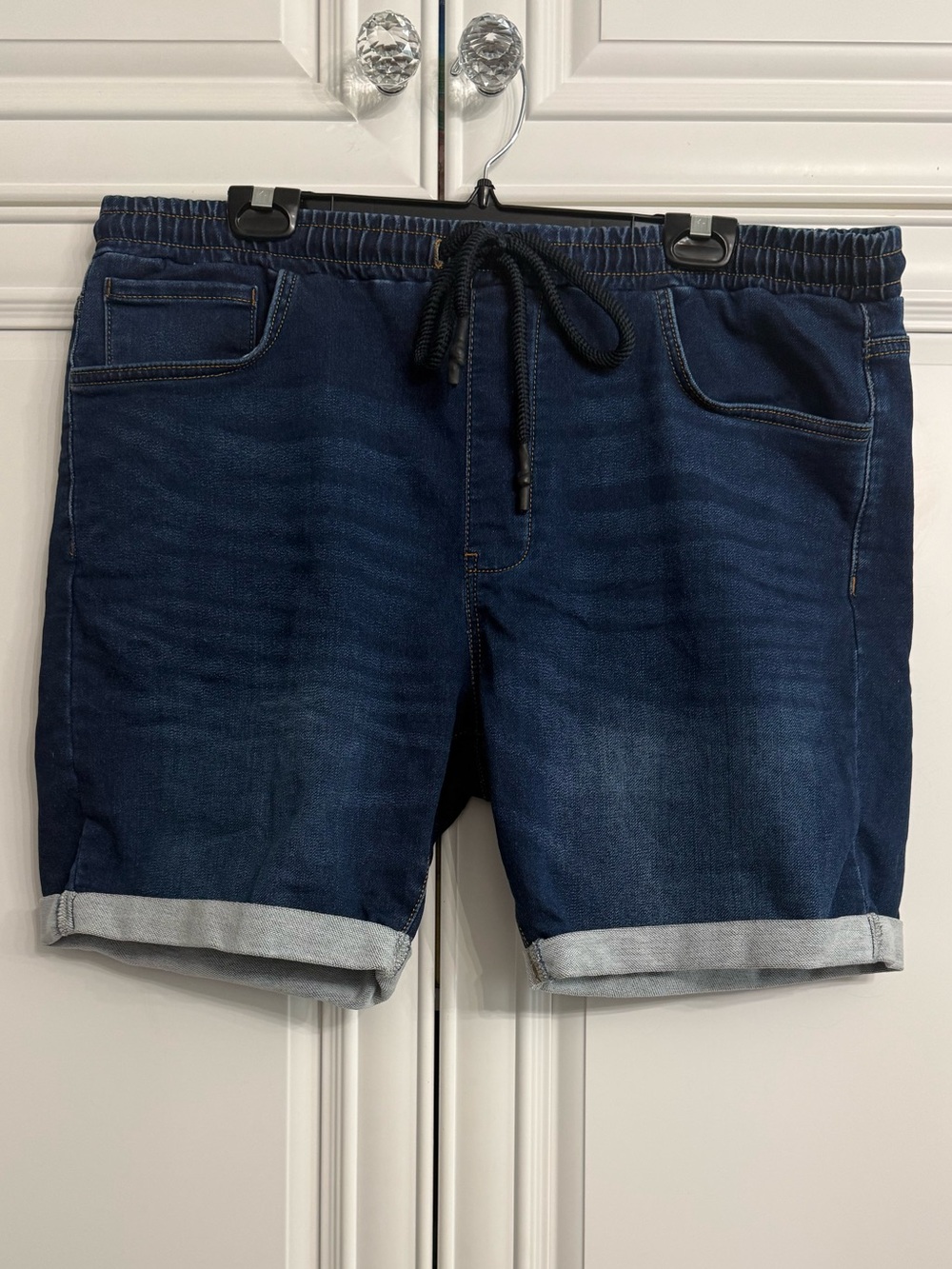 Bench Men's Sz XL Dark Wash High Rise Drawstring Denim Shorts with Cuffs